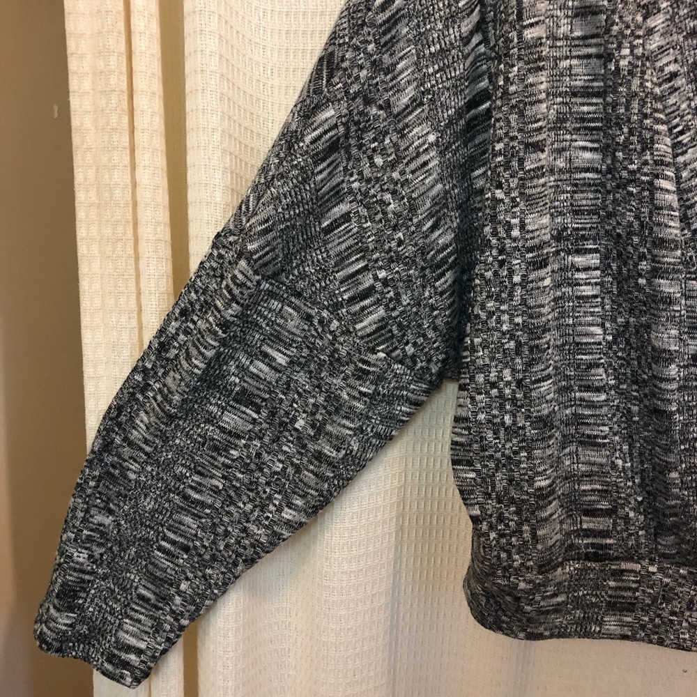 Wrap sweater - Picture 2 of 3